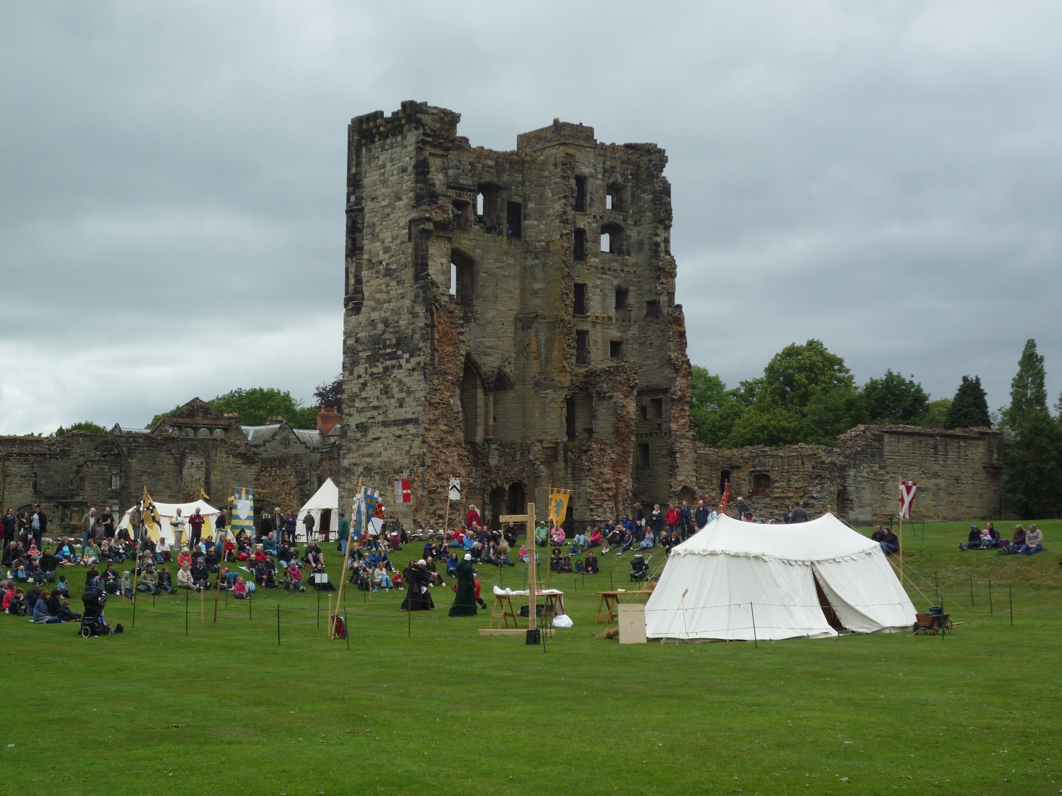 An image of Ashby-de-la-Zouch Castle