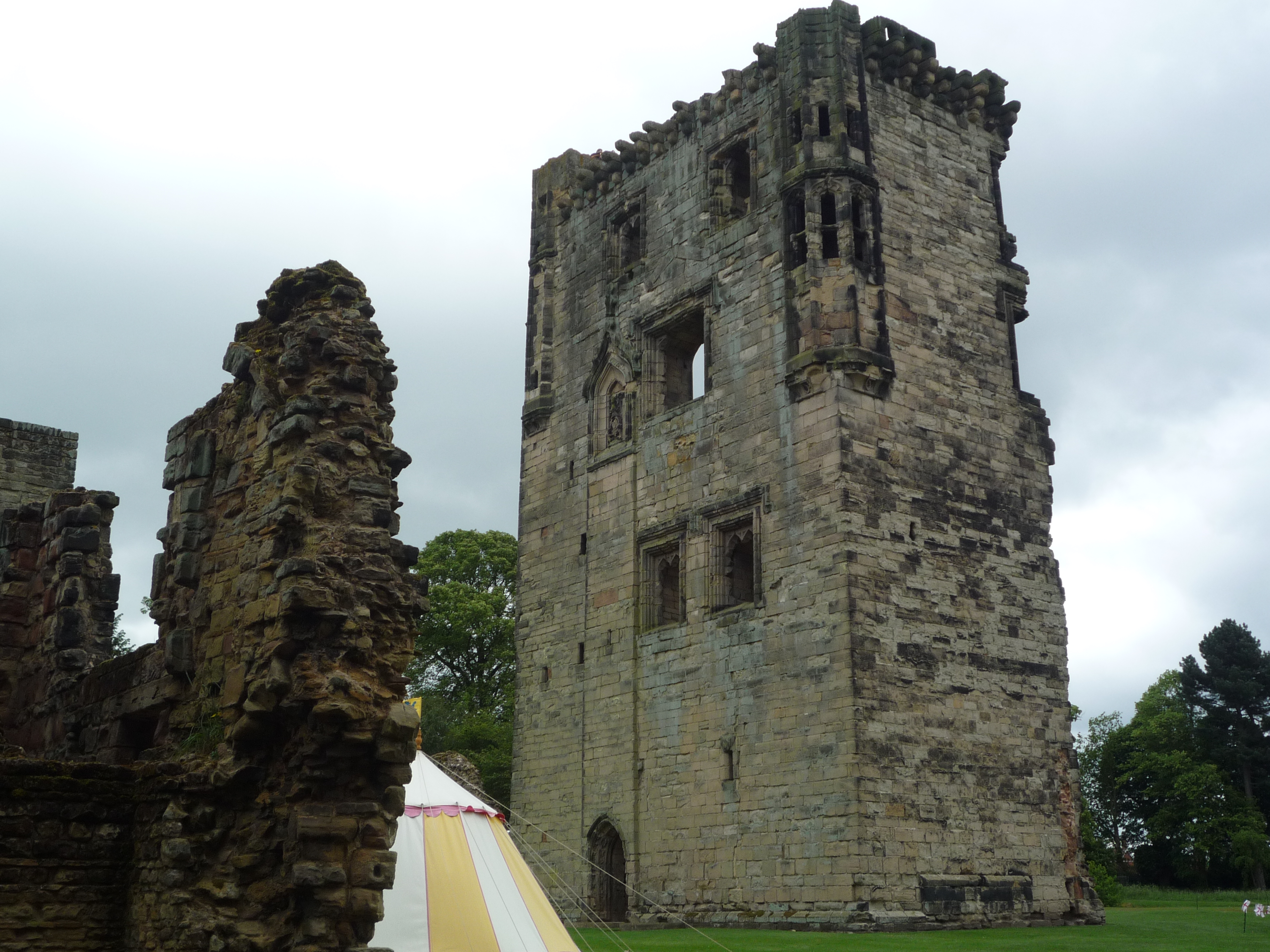 An image of Ashby-de-la-Zouch Castle