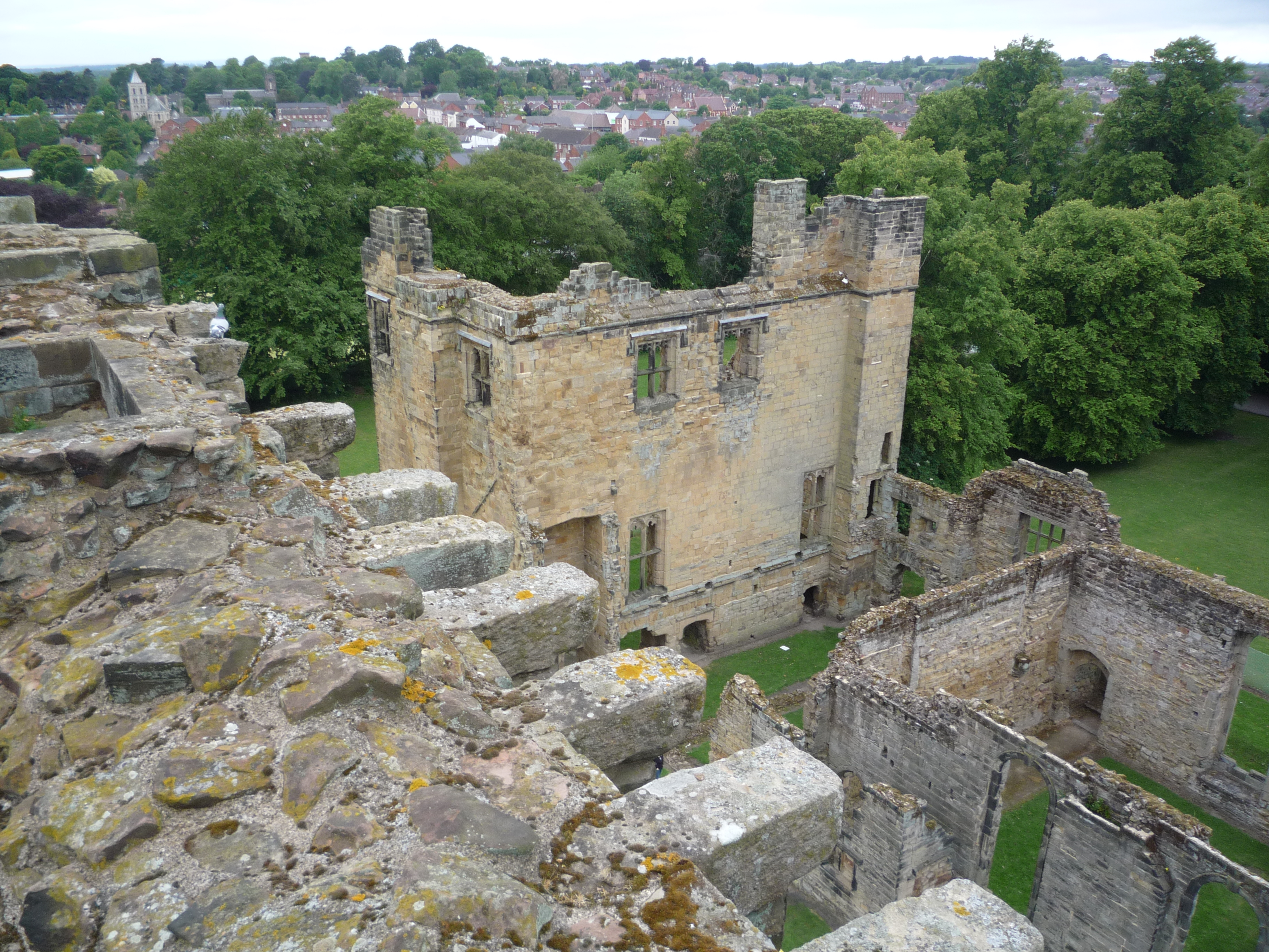 An image of Ashby-de-la-Zouch Castle