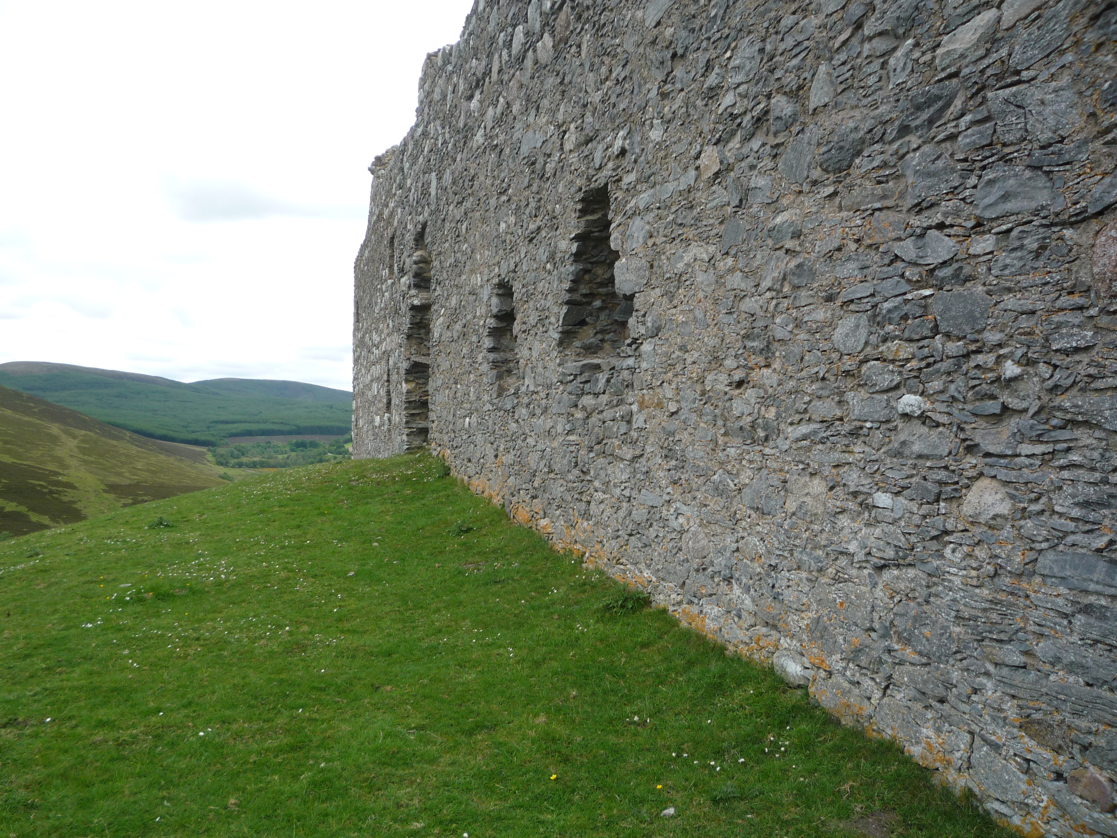 An image of Auchindoun Castle
