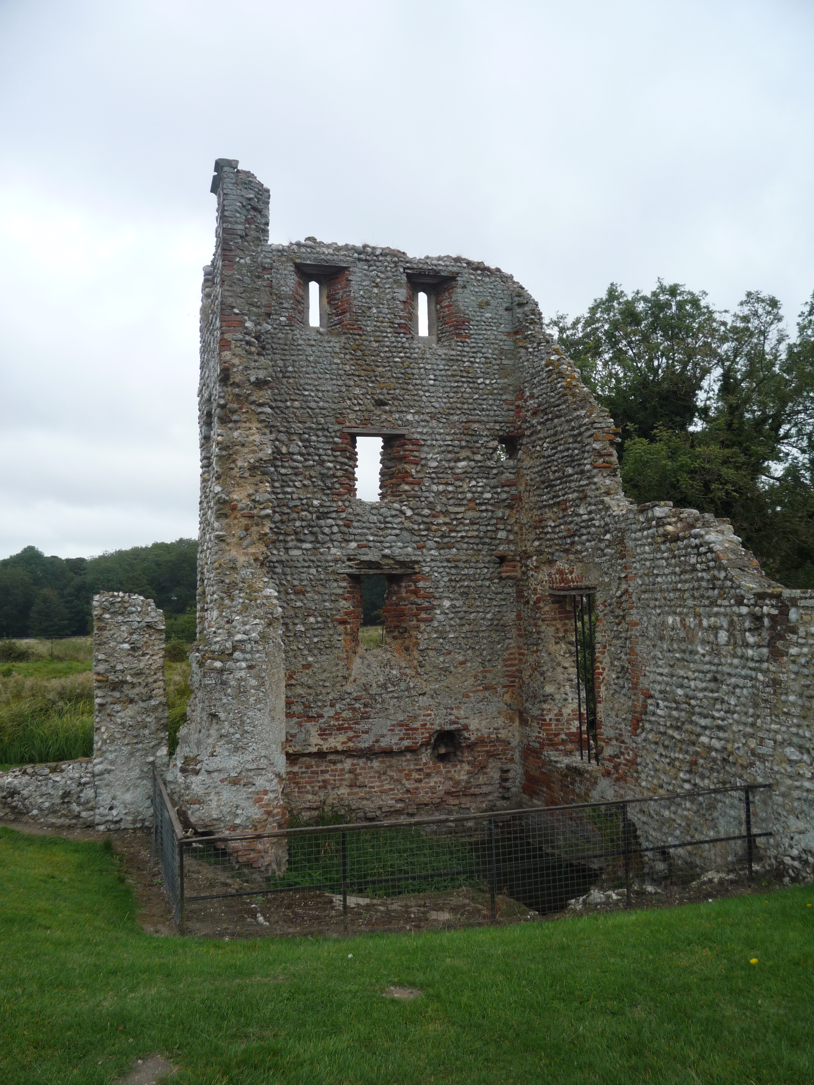 An image of Baconsthorpe Castle