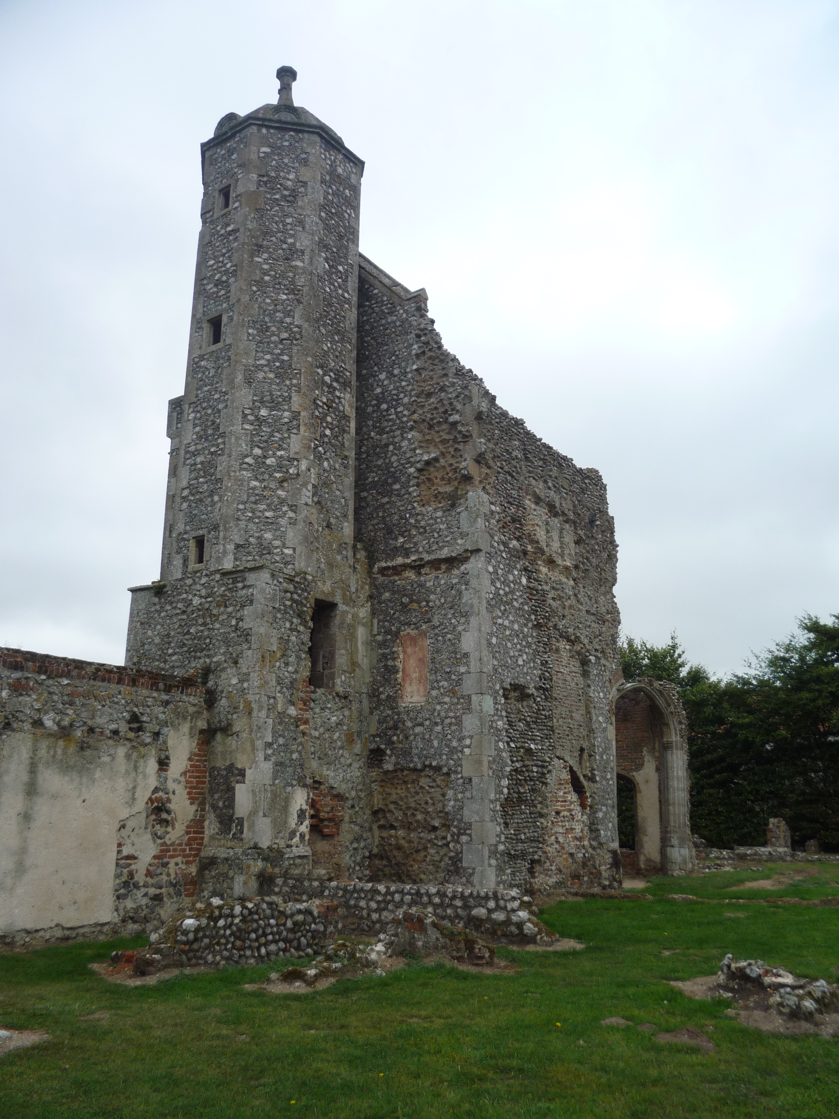 An image of Baconsthorpe Castle