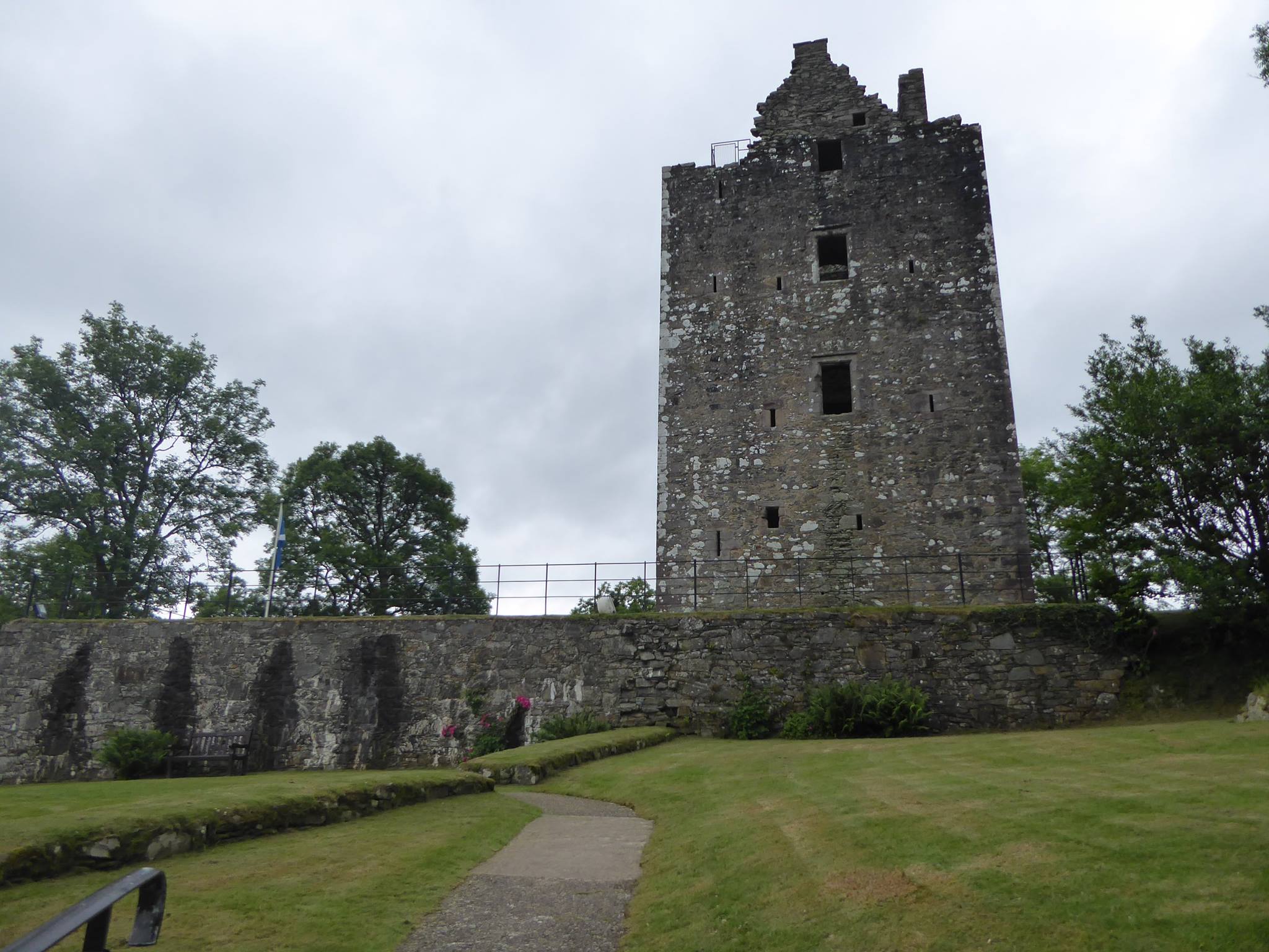 An image of Cardoness Castle