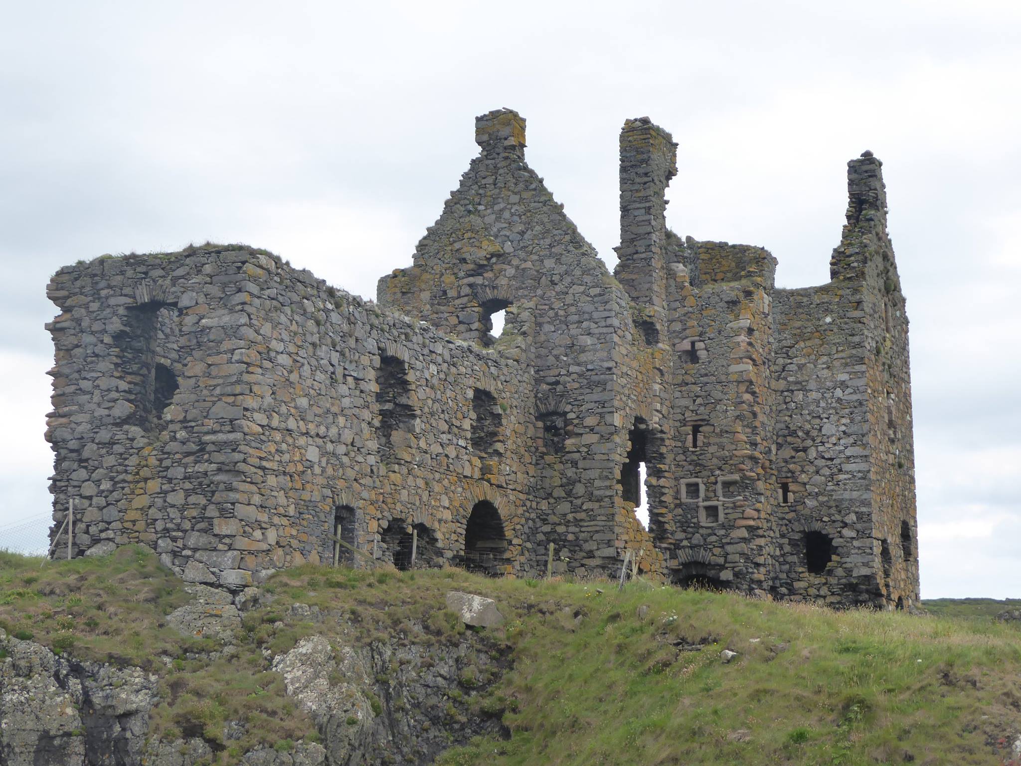 An image of Dunskey Castle