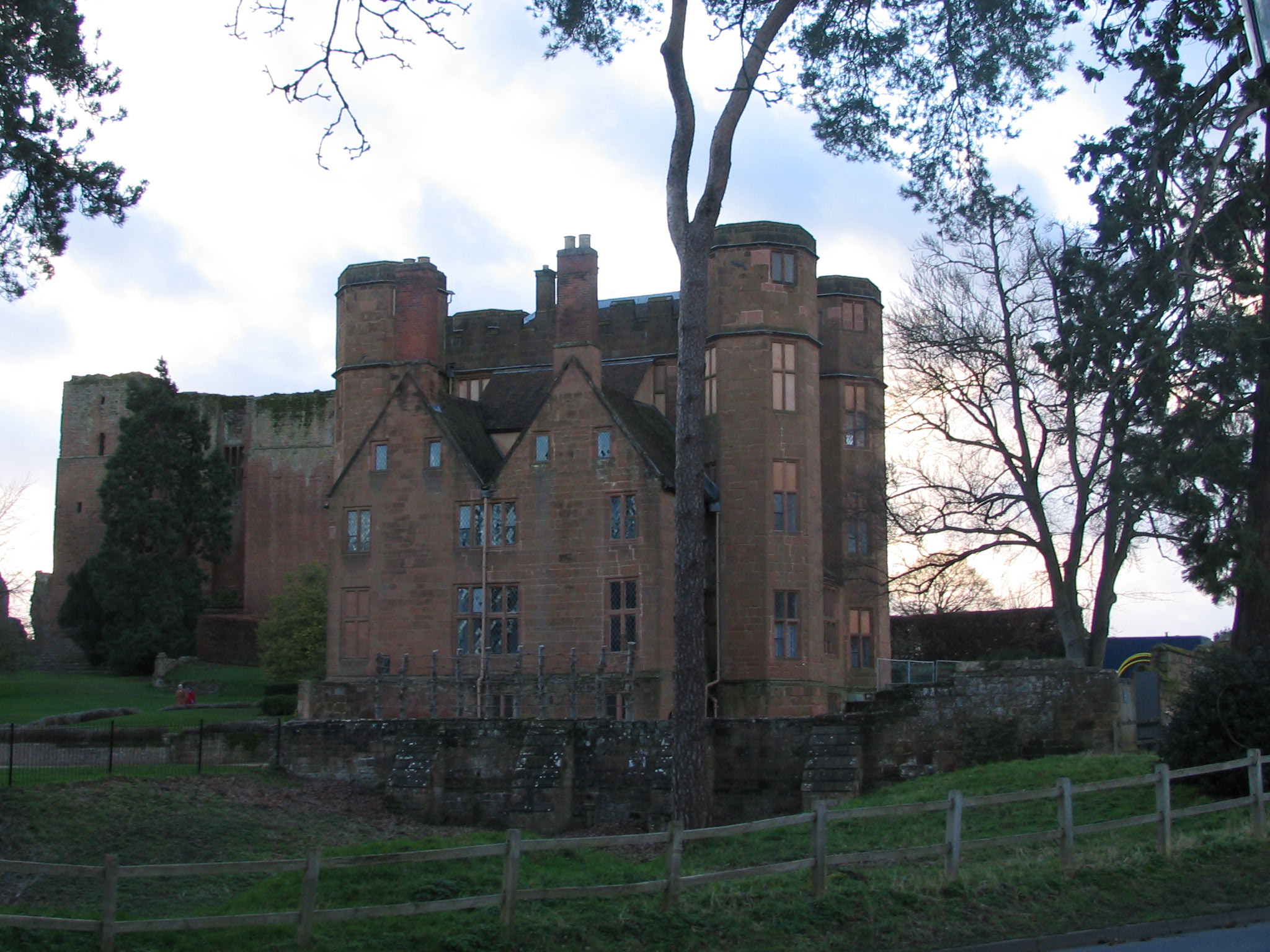 An image of Kenilworth Castle