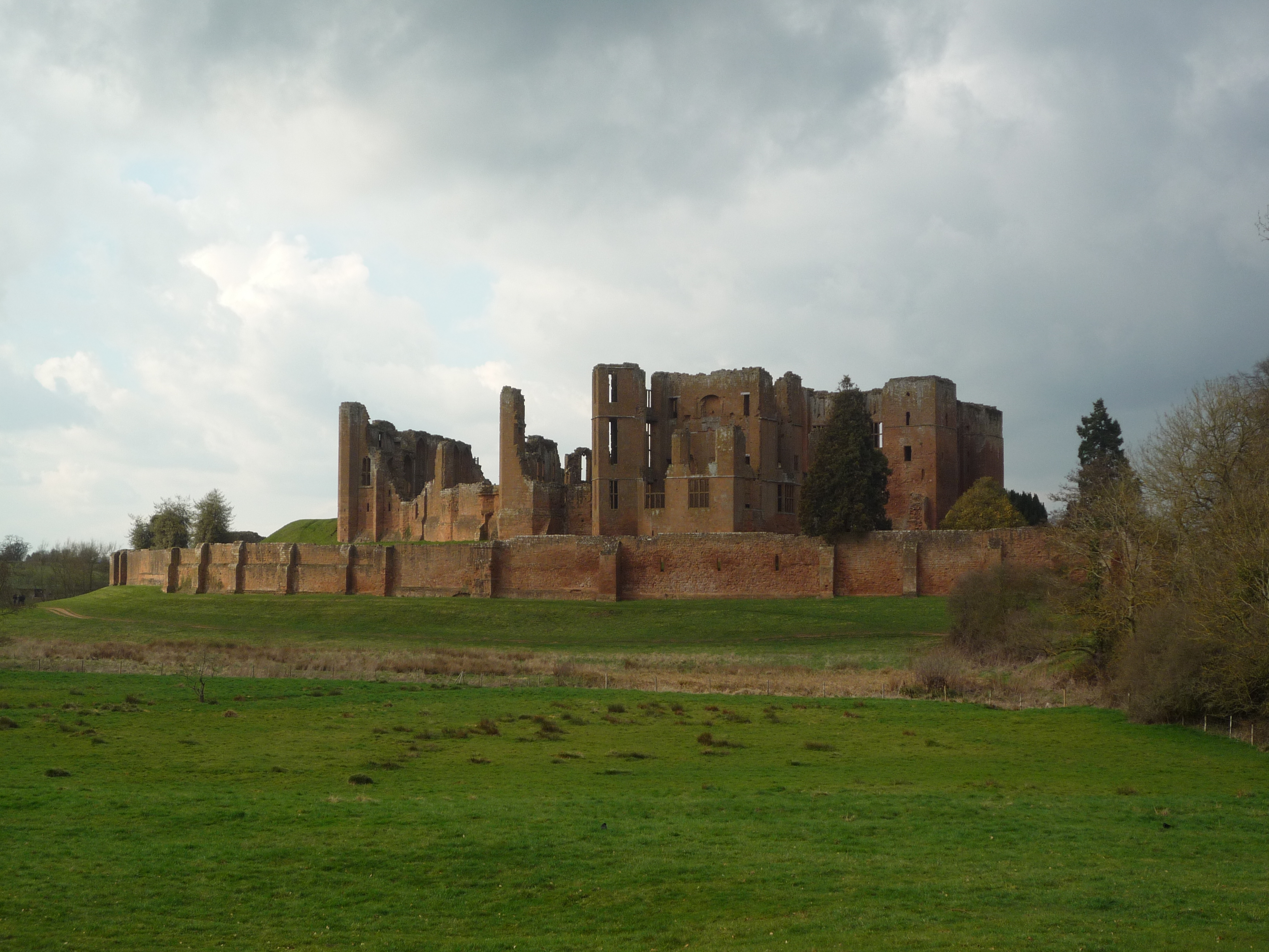 An image of Kenilworth Castle