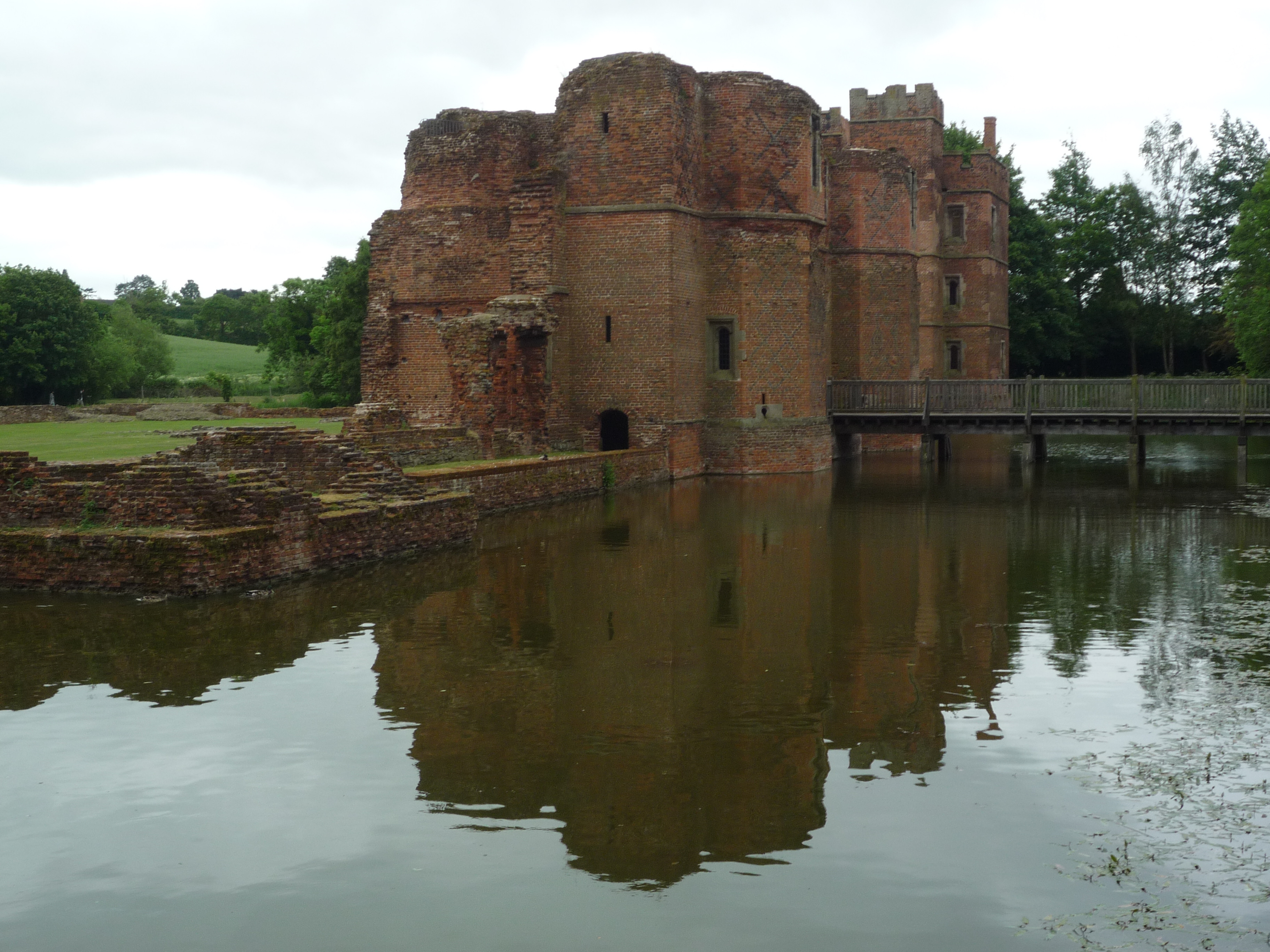 An image of Kirby Muxloe Castle