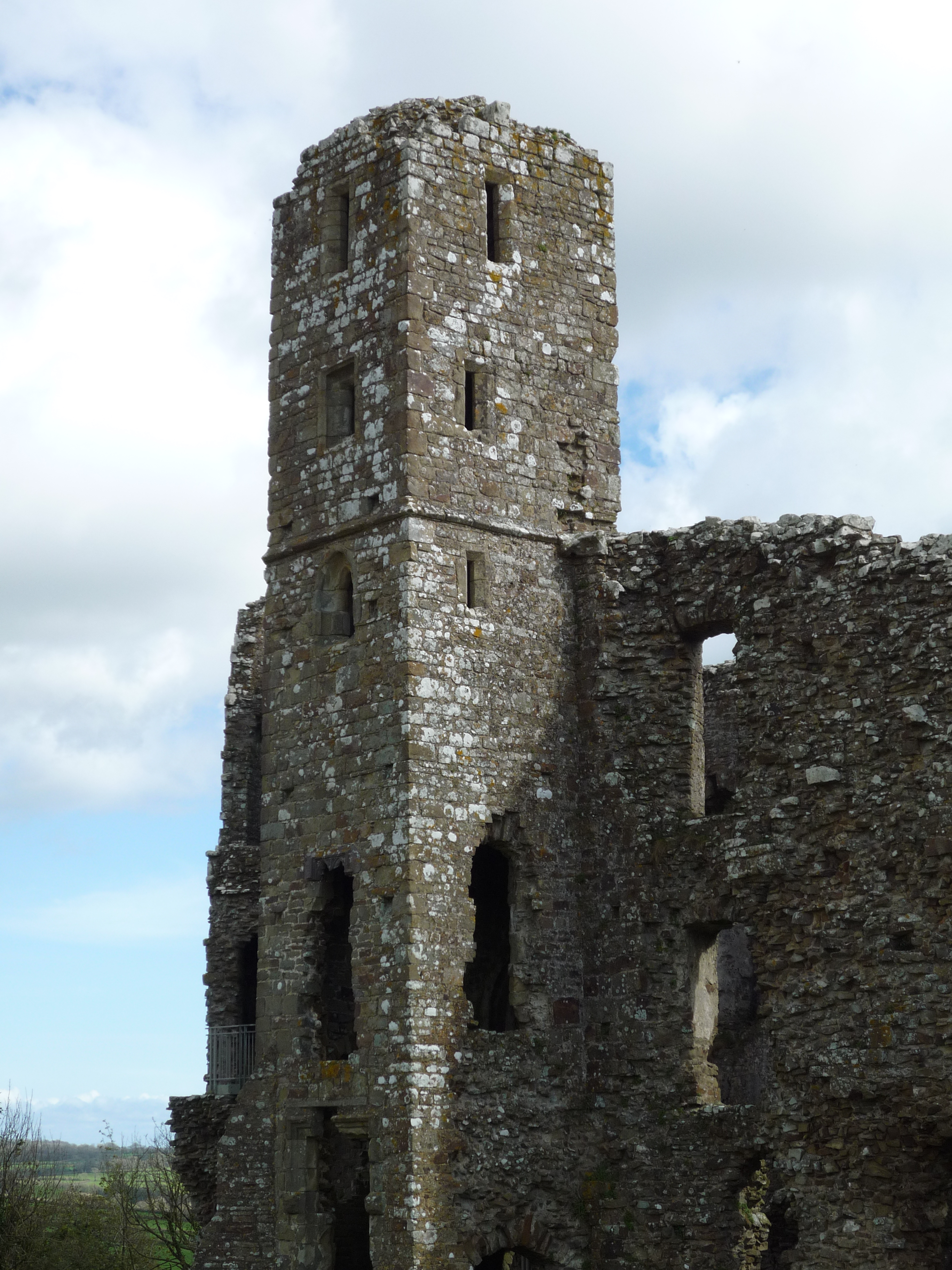 An image of Llawhaden Castle