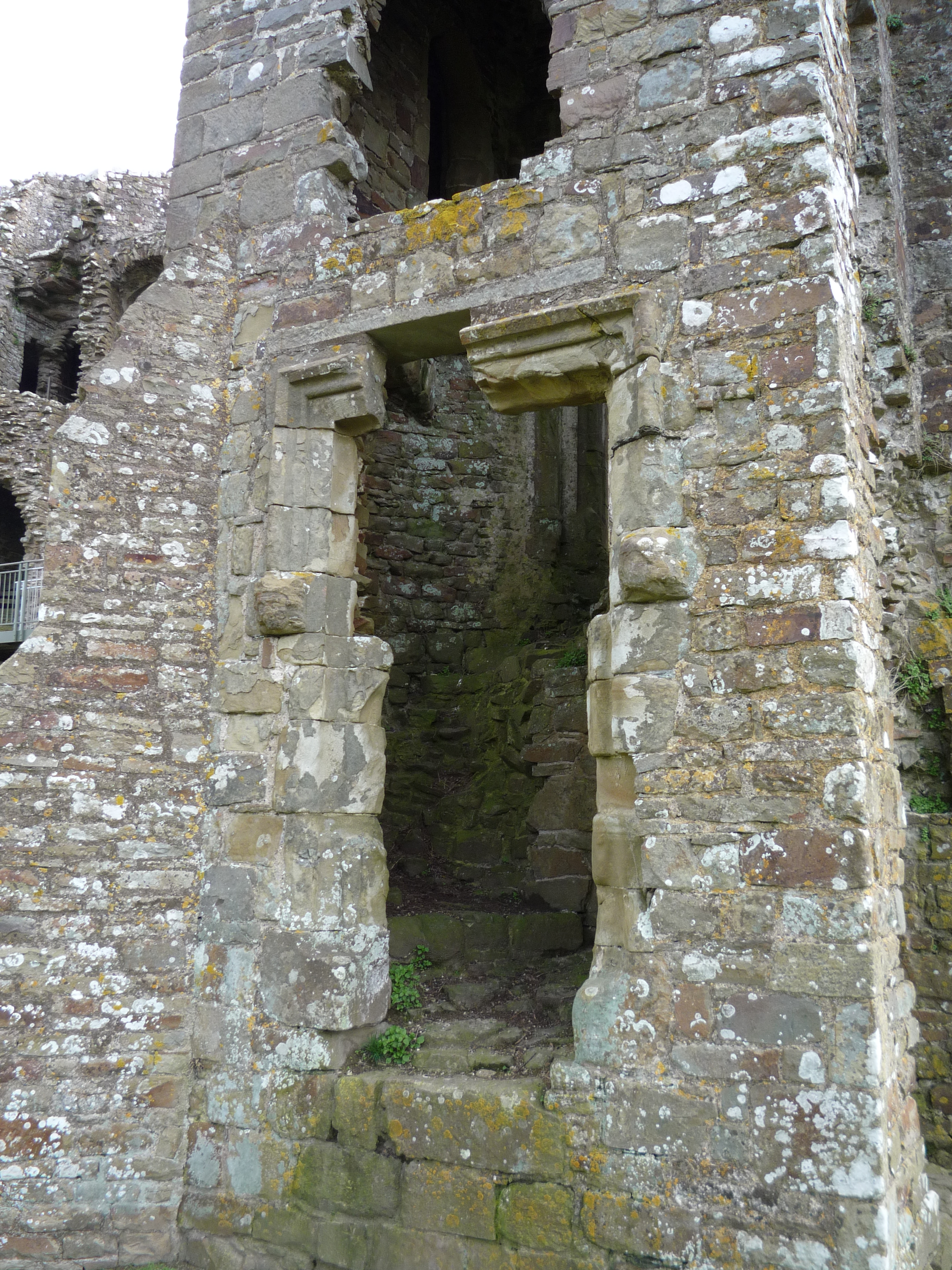 An image of Llawhaden Castle