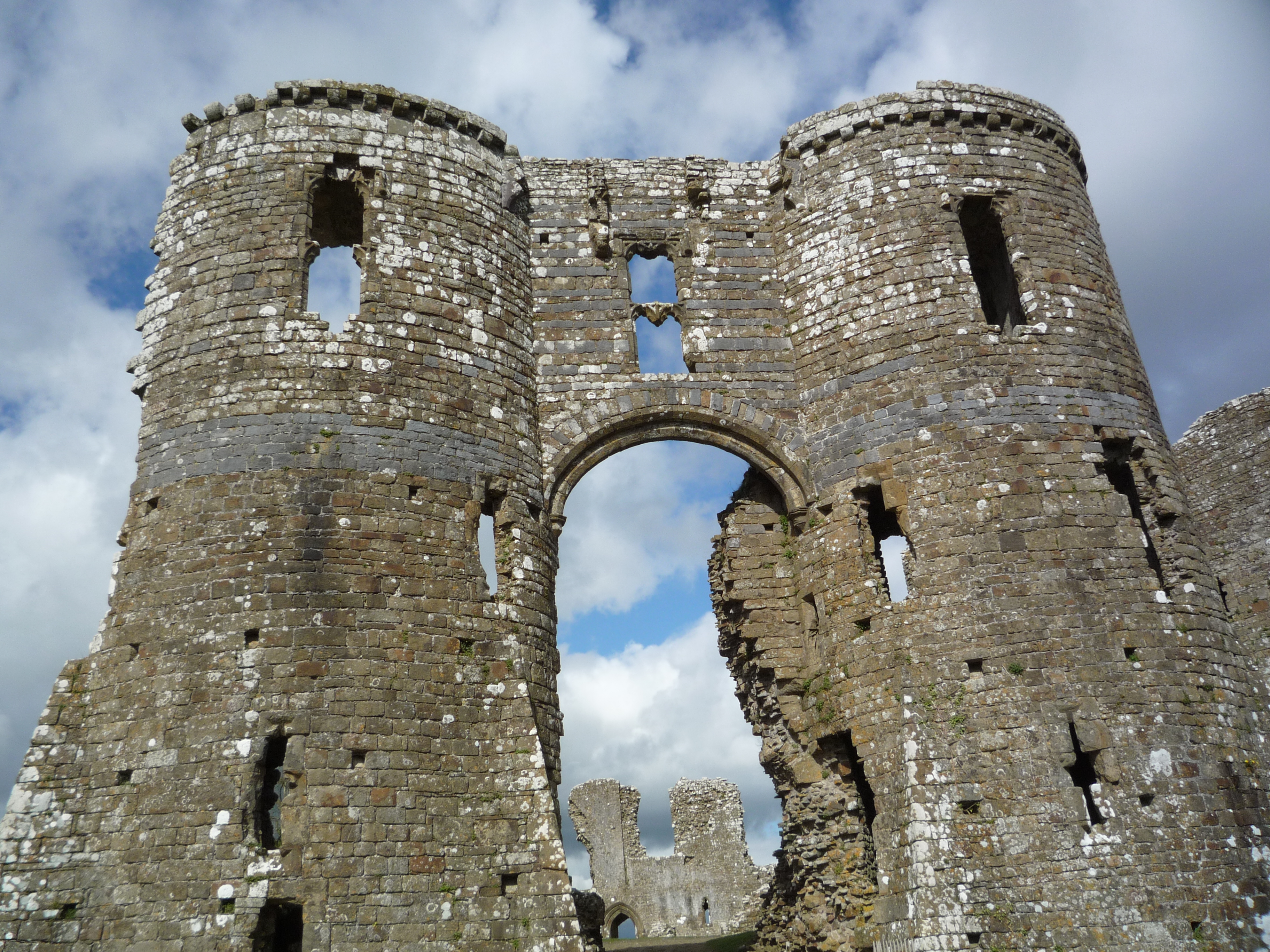 An image of Llawhaden Castle