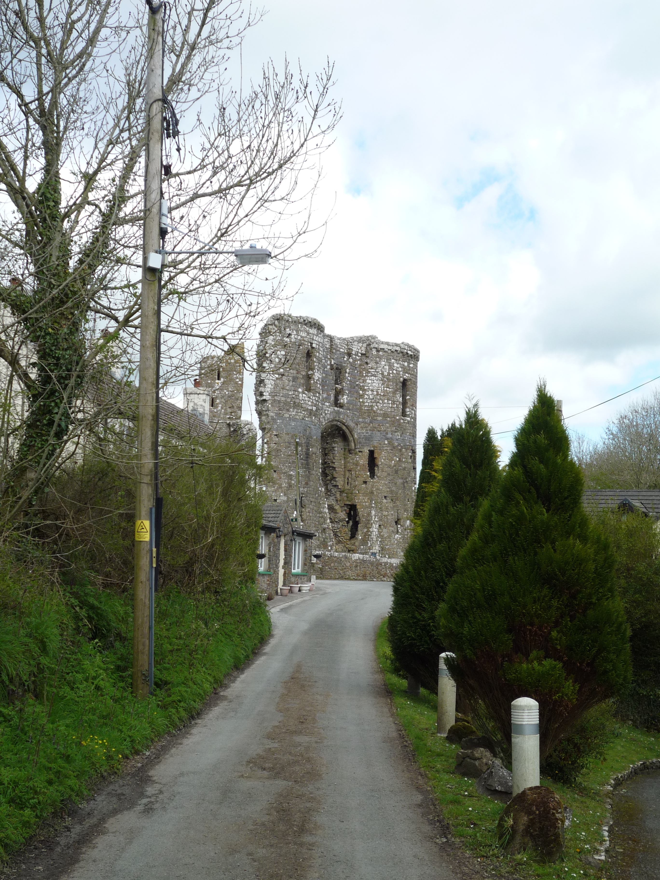 An image of Llawhaden Castle