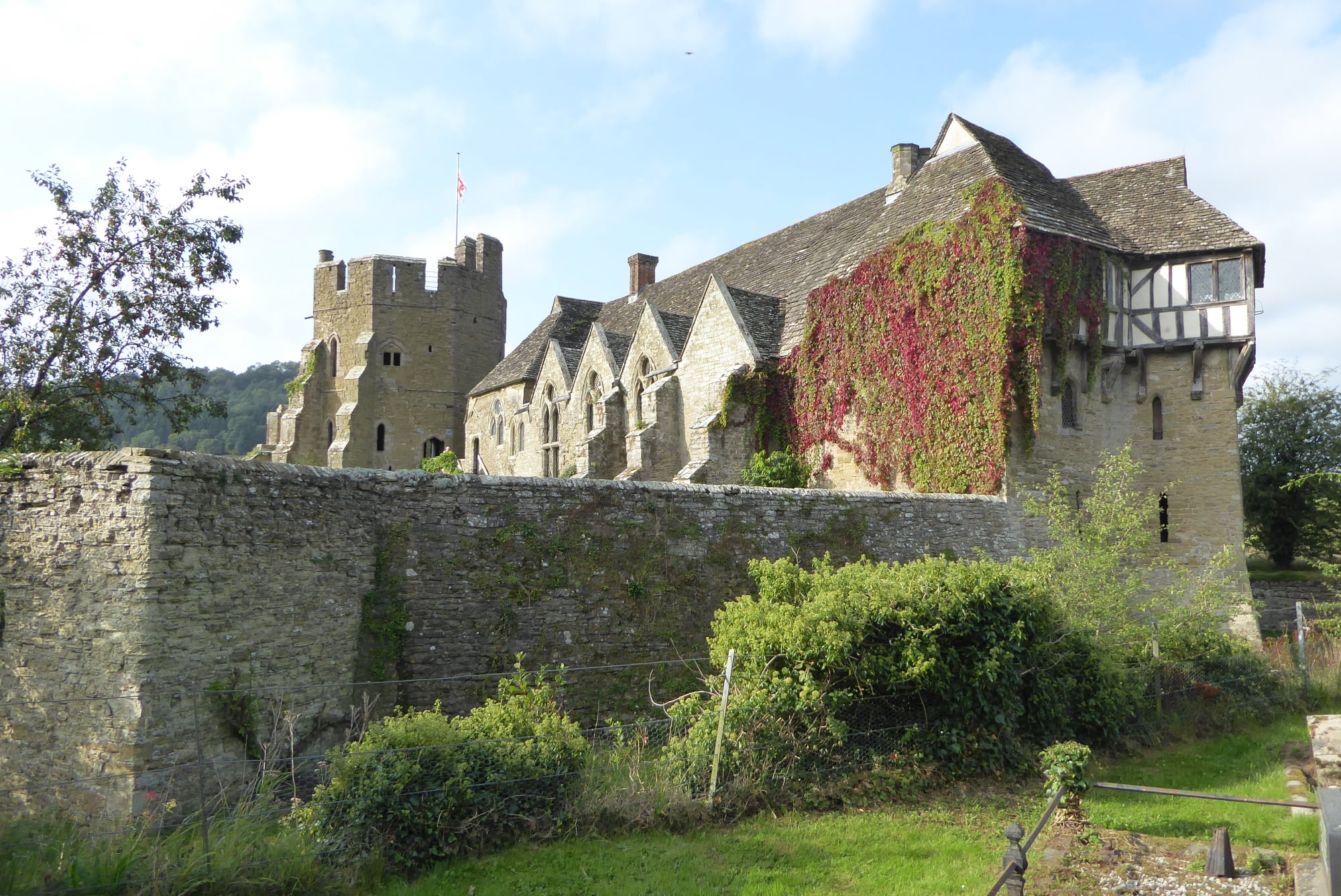 An image of Stokesay Castle