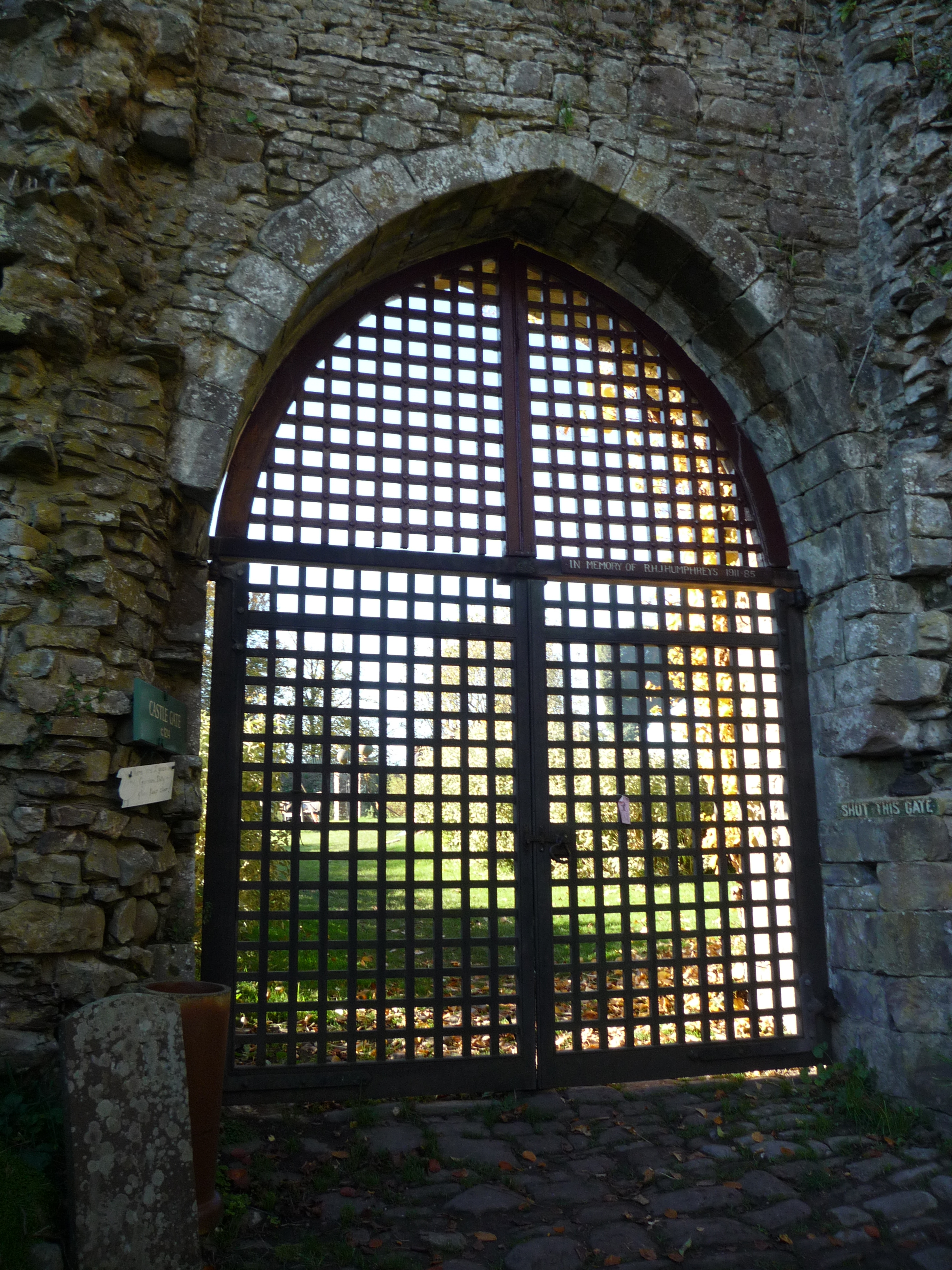 An image of Usk Castle